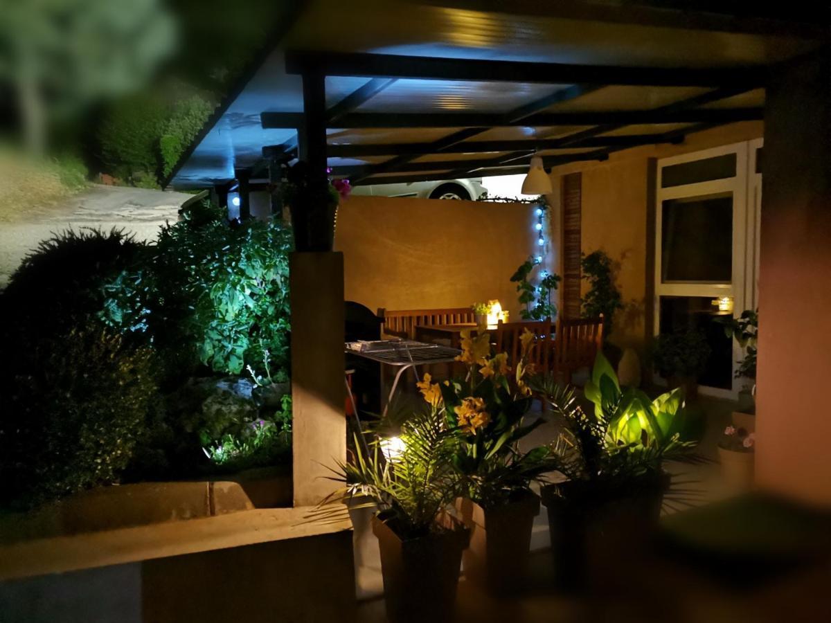 Cave With Free Parking Apartment พูลา ภายนอก รูปภาพ